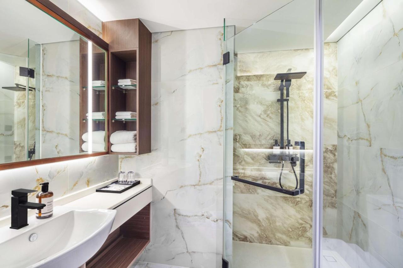 Best Western Click Sathorn 11 Bangkok Dış mekan fotoğraf